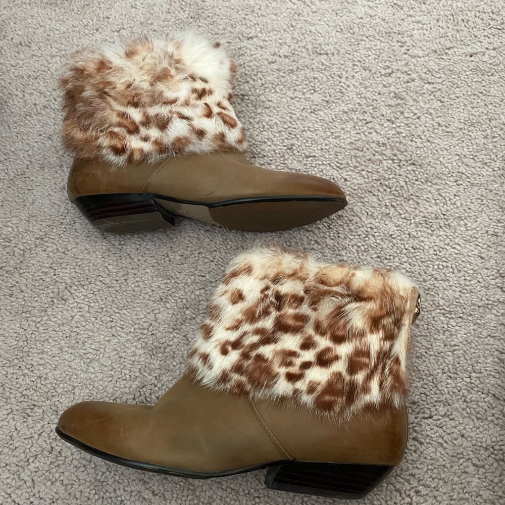 Women fur  ankle boot size 5 1/2